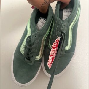 Vans NWT size 8